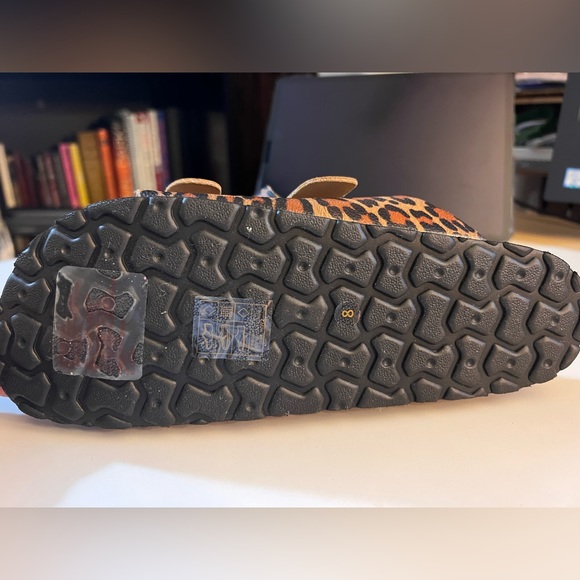 Ladies Joe Fresh cheetah sandals Size 8. Brand New Never Used - Picture 4 of 6